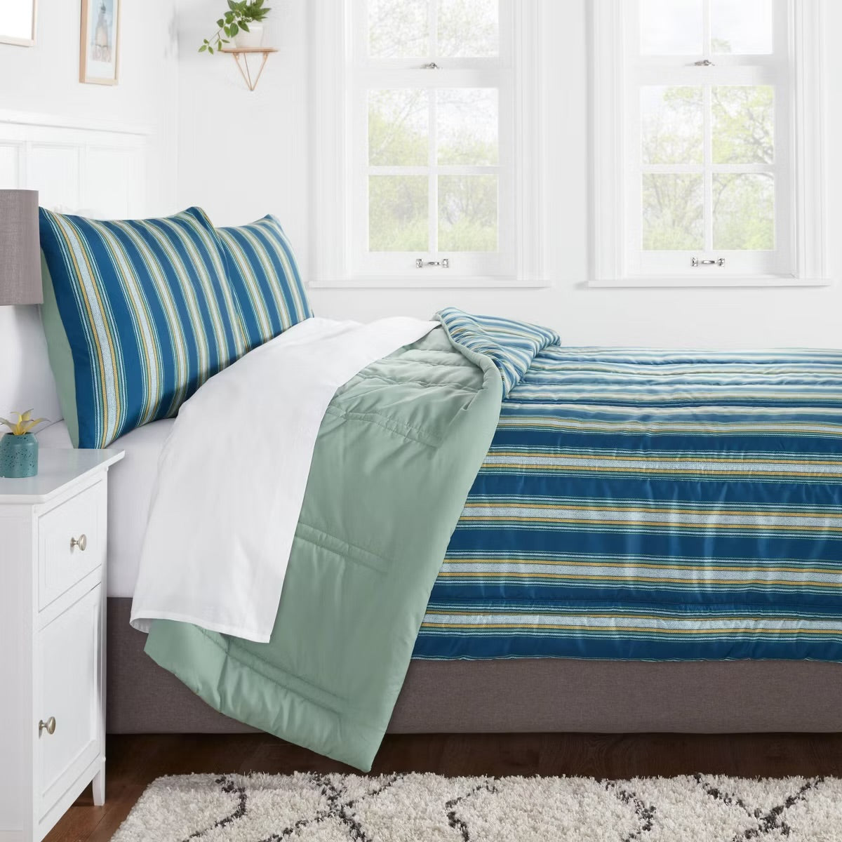 Twin Lofty Microfiber Comforter