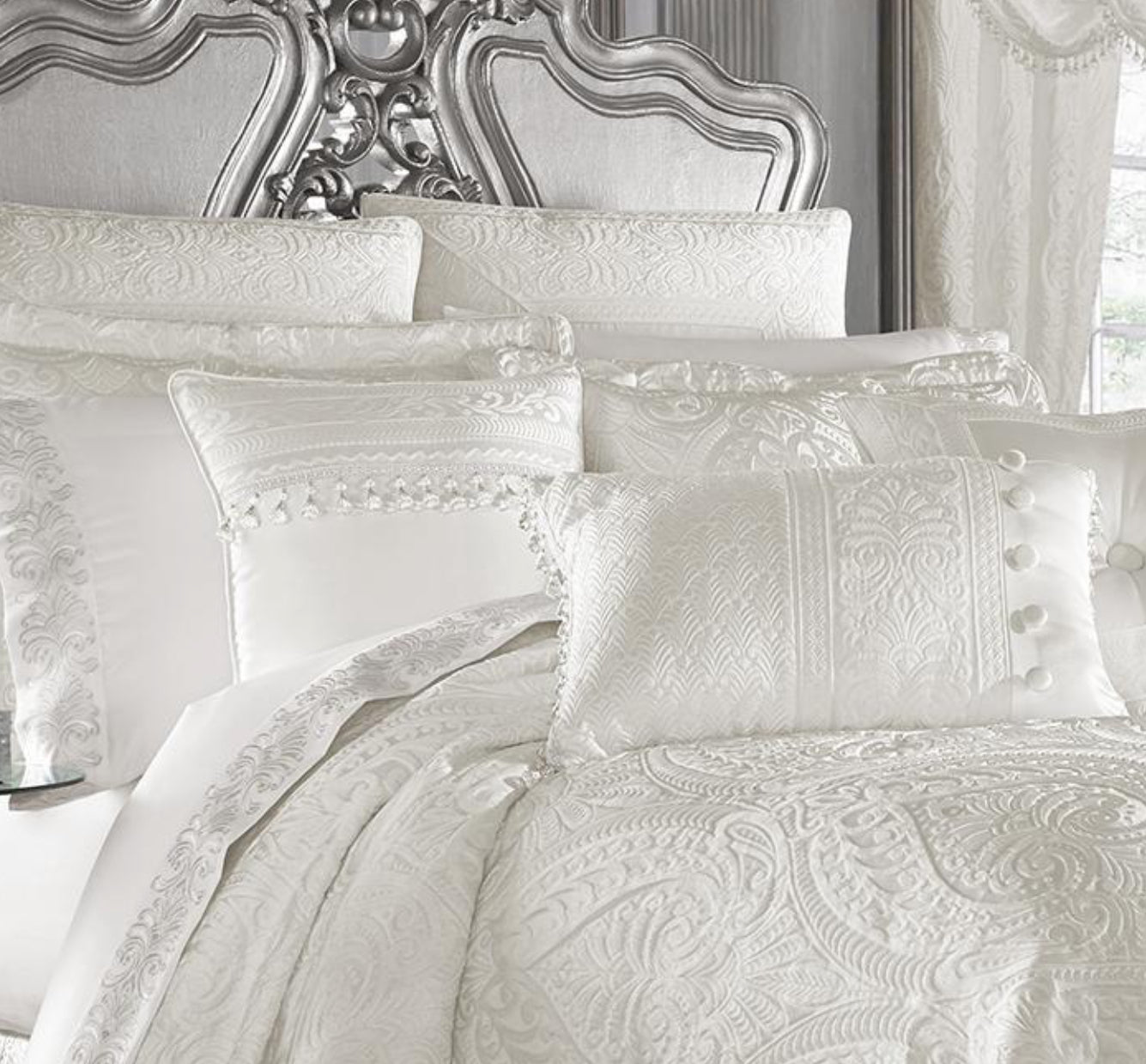 Queen Bianco White 4-Piece Comforter Set By J Queen