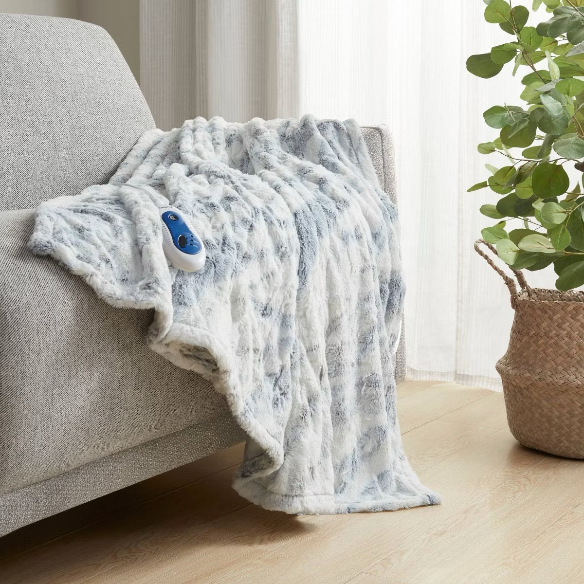 50"x70" Aina Marble Faux Fur Heated Throw Blanket - Beautyrest